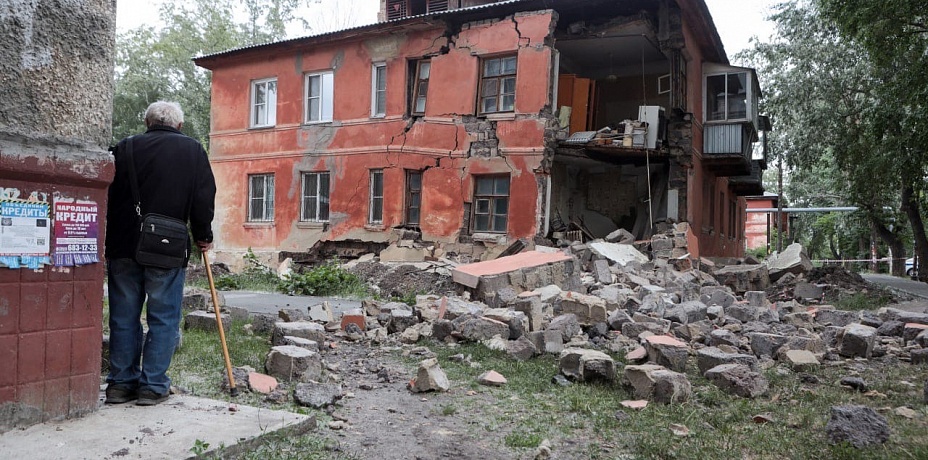В Челябинске обрушилась стена жилого дома