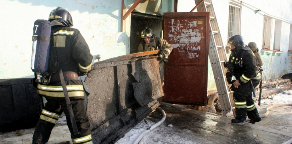 В Челябинске при пожаре в жилом доме погиб мужчина