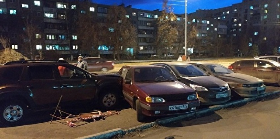 Массовое ДТП произошло на парковке в Челябинске (ФОТО)