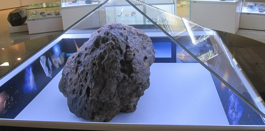 Астрономы-любители хотят купить Челябинский метеорит