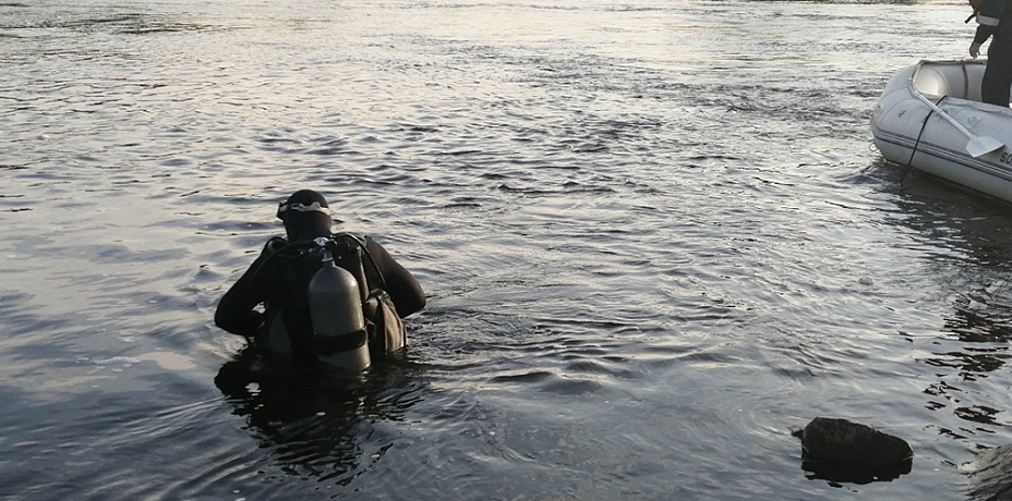 Тело южноуральца, уплывшего на лодке за продуктами, ищут на глубине 34 метров