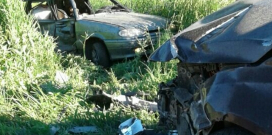 В страшном ДТП на трассе в Прикамье погиб пассажир "Лады"