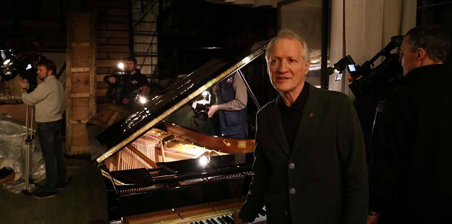 В Челябинской филармонии появился уникальный рояль премиум-класса