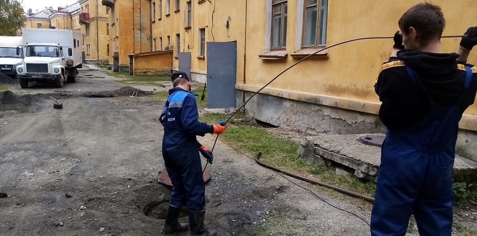 На военных объектах Челябинска прошла тренировка по ликвидации аварий на коммунальных сетях.