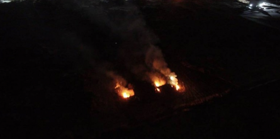В Челябинске загорелся мусорный полигон в Полетаево