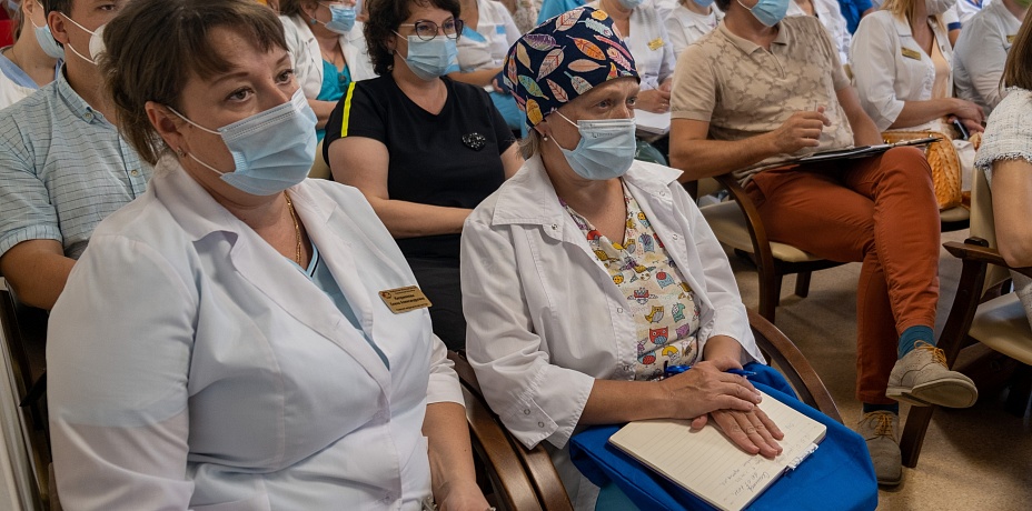 Челябинские педиатры вернулись из командировки на Донбасс
