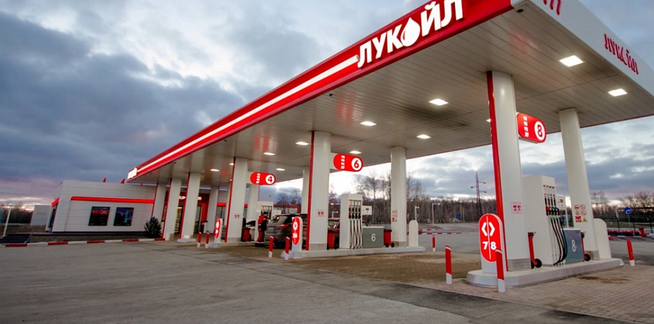 Заправку с самым дорогим бензином нашли в Челябинске