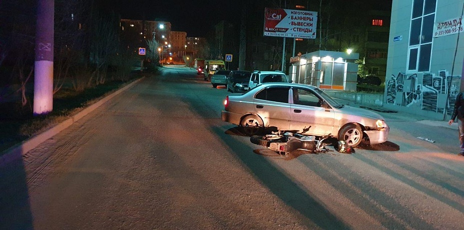 В Челябинской области после столкновения с иномаркой погиб мотоциклист 