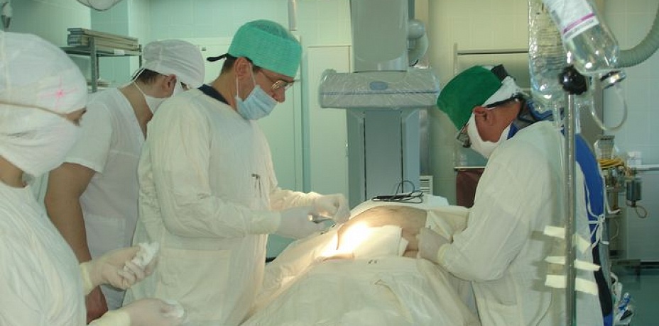 В Челябинск прилетели сосудистые хирурги с Кубы