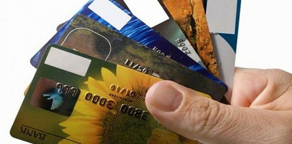 С банковскими картами можно пользоваться беспроцентными кредитами